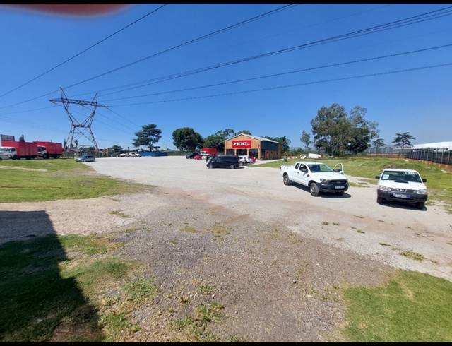 5,891M² SHOWROOM FOR SALE IN APEX